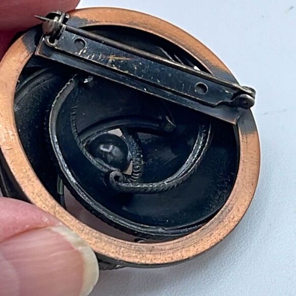 Vintage MCM textured copper swirled brooch. - Picture 4 of 7